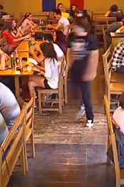 Romanya Bükreş Öğrenci Bar (studentpub) Canlı izle