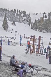 Amerika -Kaliforniya -Skyline Bear Valley Mountain Resort Kayak merkezi